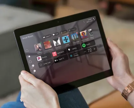 Smart home control interface showing network connectivity